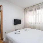 Modern 3 Bdr With Free Parking And Patio Sarajevo