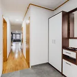 Modern 3 Bdr With Free Parking And Patio * Sarajevo