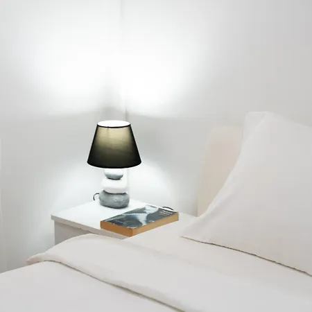 Modern 3 Bdr With Free Parking And Patio Daire