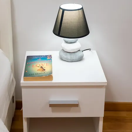 Modern 3 Bdr With Free Parking And Patio *