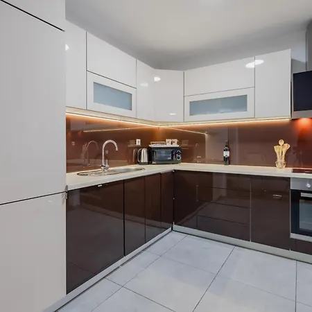 Apartment Modern 3 Bdr With Free Parking And Patio Sarajevo