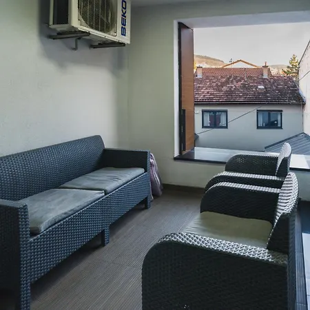 Modern 3 Bdr With Free Parking And Patio * Sarajevo