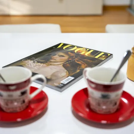 Modern 3 Bdr With Free Parking And Patio