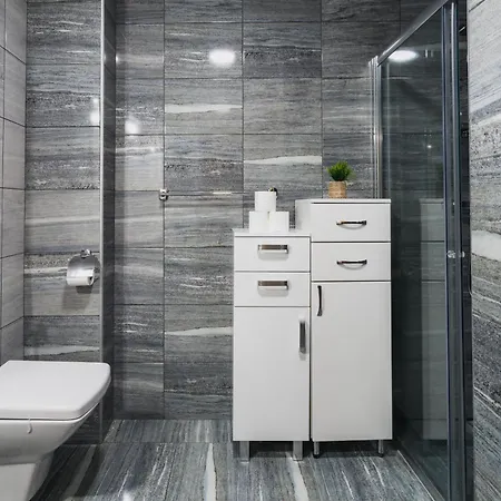 Apartment Modern 3 Bdr With Free Parking And Patio Sarajevo