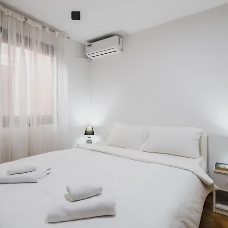 Modern 3 Bdr With Free Parking And Patio * Sarajevo