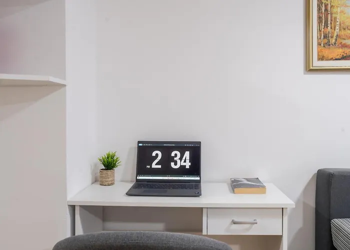 Modern 3 Bdr With Free Parking And Patio Apartment