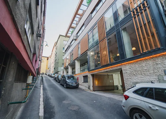 Apartment Modern 3 Bdr With Free Parking And Patio Sarajevo