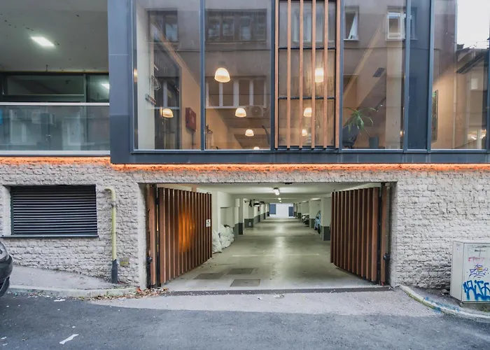 Apartment Modern 3 Bdr With Free Parking And Patio Sarajevo