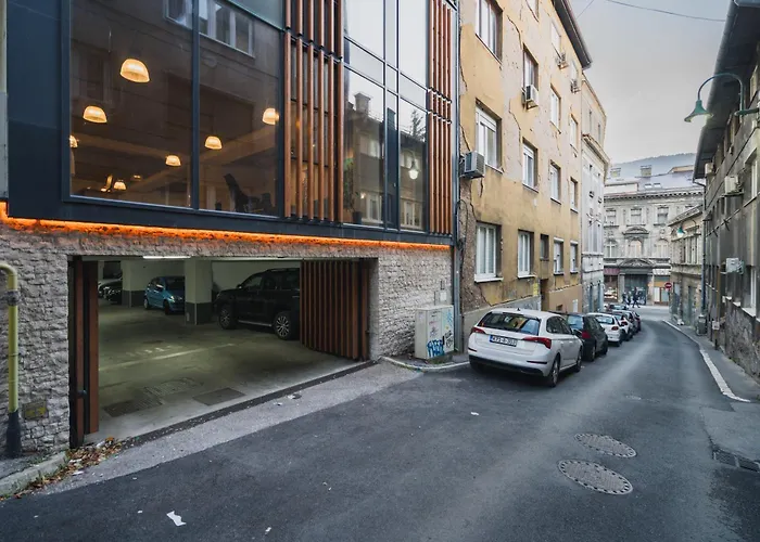 Modern 3 Bdr With Free Parking And Patio * Sarajevo