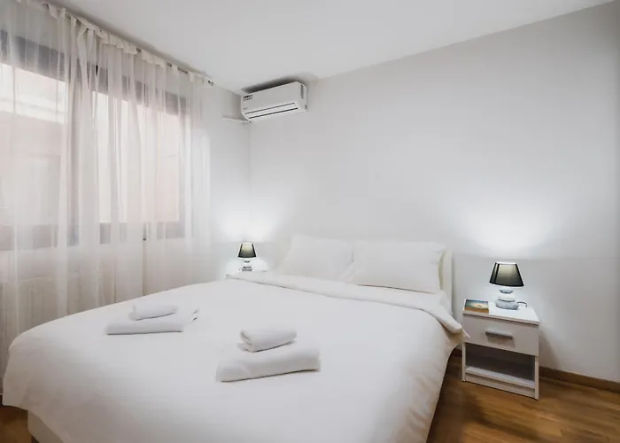 Modern 3 Bdr With Free Parking And Patio * Sarajevo