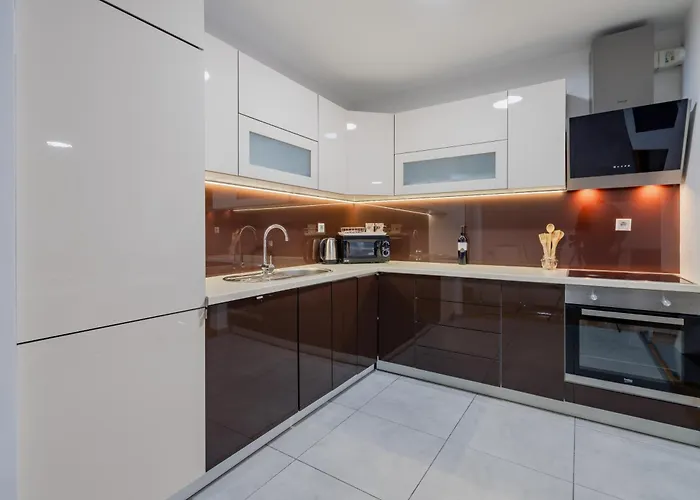 Apartment Modern 3 Bdr With Free Parking And Patio Sarajevo