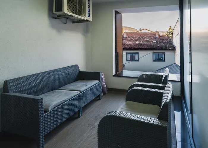 Modern 3 Bdr With Free Parking And Patio * Sarajevo