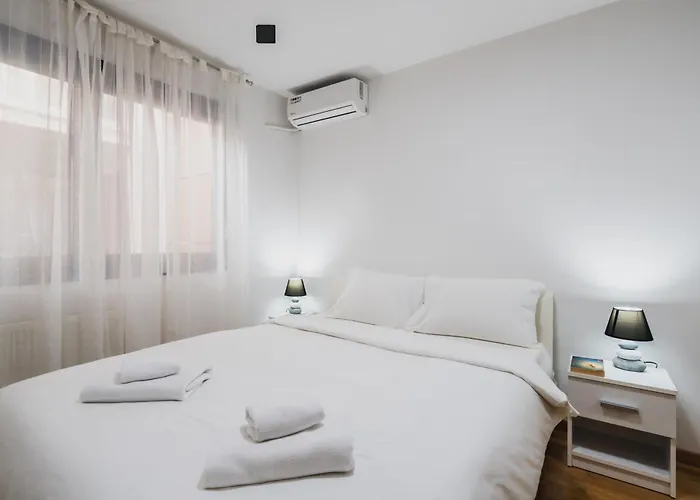 Modern 3 Bdr With Free Parking And Patio * Sarajevo